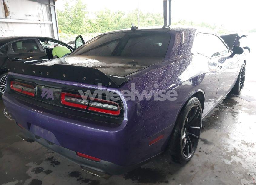 Photo 4 of 2018 Dodge Challenger R/T 392 (VIN 2C3CDZFJ0JH283975)