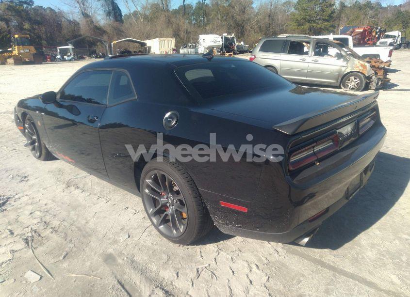 Photo 3 of 2021 Dodge Challenger R/T SCAT PACK (VIN 2C3CDZFJ0MH542744)