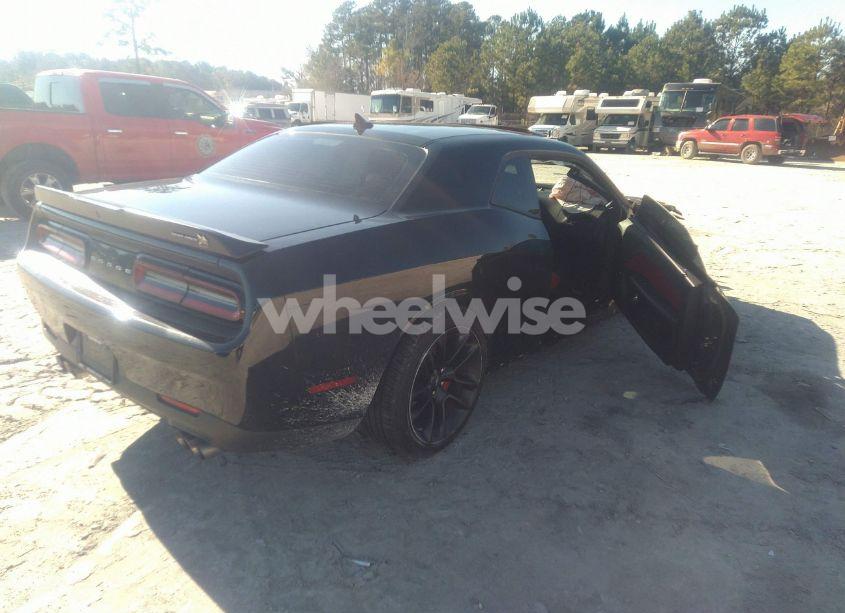 Photo 4 of 2021 Dodge Challenger R/T SCAT PACK (VIN 2C3CDZFJ0MH542744)