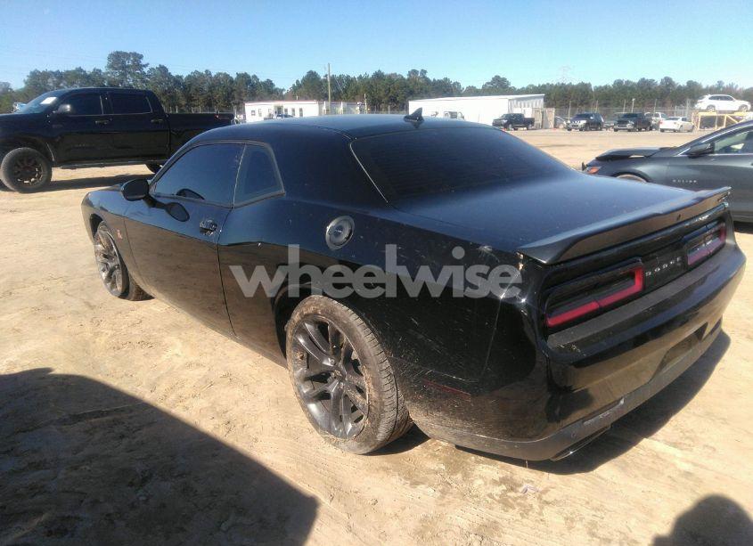 Photo 3 of 2021 Dodge Challenger R/T SCAT PACK (VIN 2C3CDZFJ0MH627860)