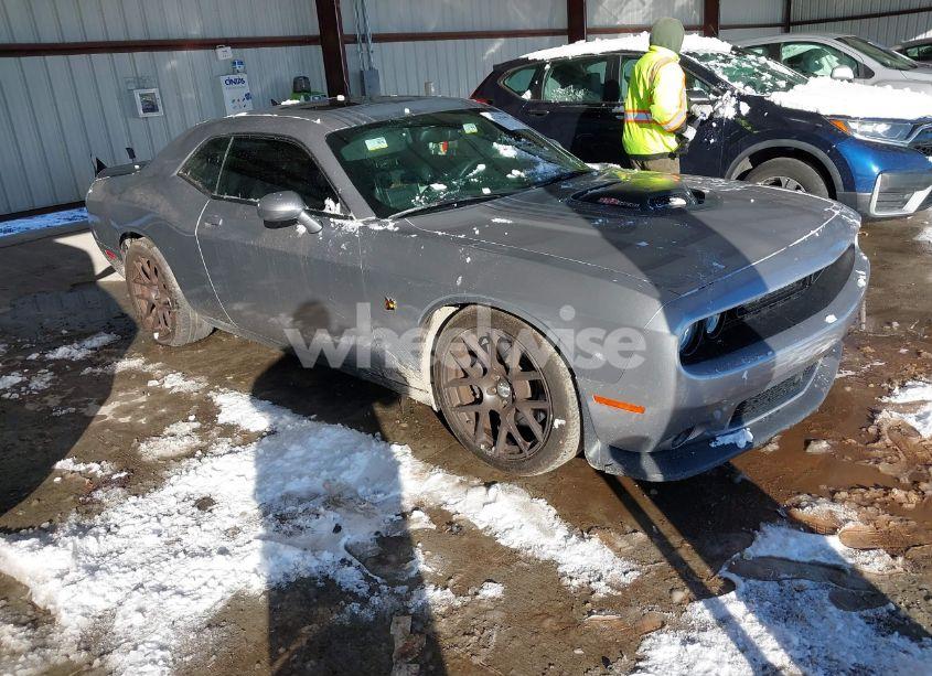 2016 Dodge Challenger 392 HEMI SCAT PACK SHAKER (VIN 2C3CDZFJ2GH315074) main photo