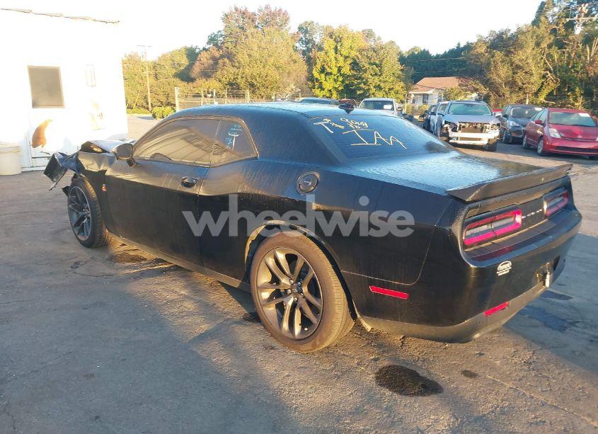 Photo 3 of 2021 Dodge Challenger R/T SCAT PACK (VIN 2C3CDZFJ2MH526979)