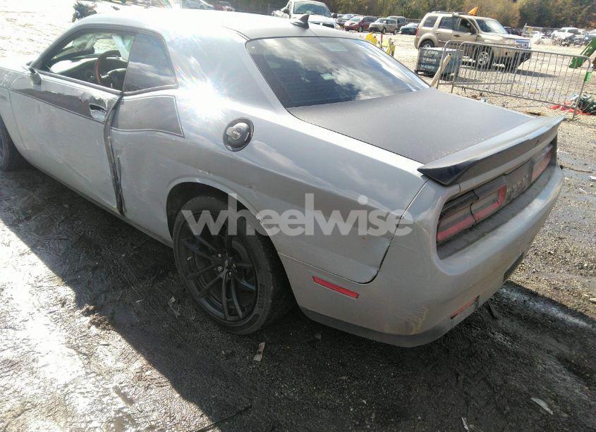 Photo 3 of 2021 Dodge Challenger R/T SCAT PACK (VIN 2C3CDZFJ2MH673867)