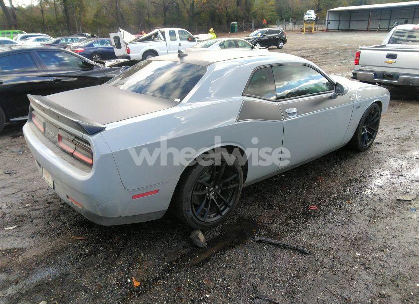 Photo 4 of 2021 Dodge Challenger R/T SCAT PACK (VIN 2C3CDZFJ2MH673867)