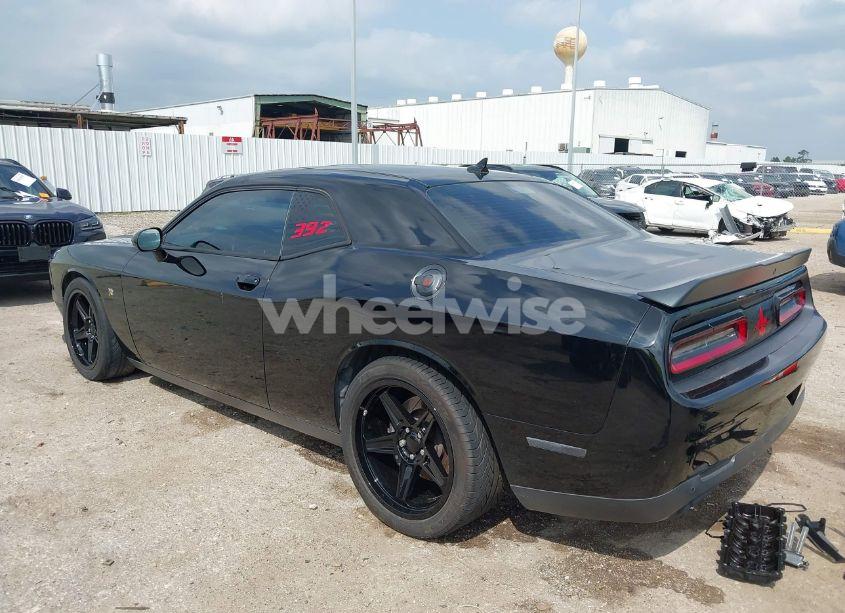 Photo 3 of 2016 Dodge Challenger 392 HEMI SCAT PACK SHAKER (VIN 2C3CDZFJ3GH334930)