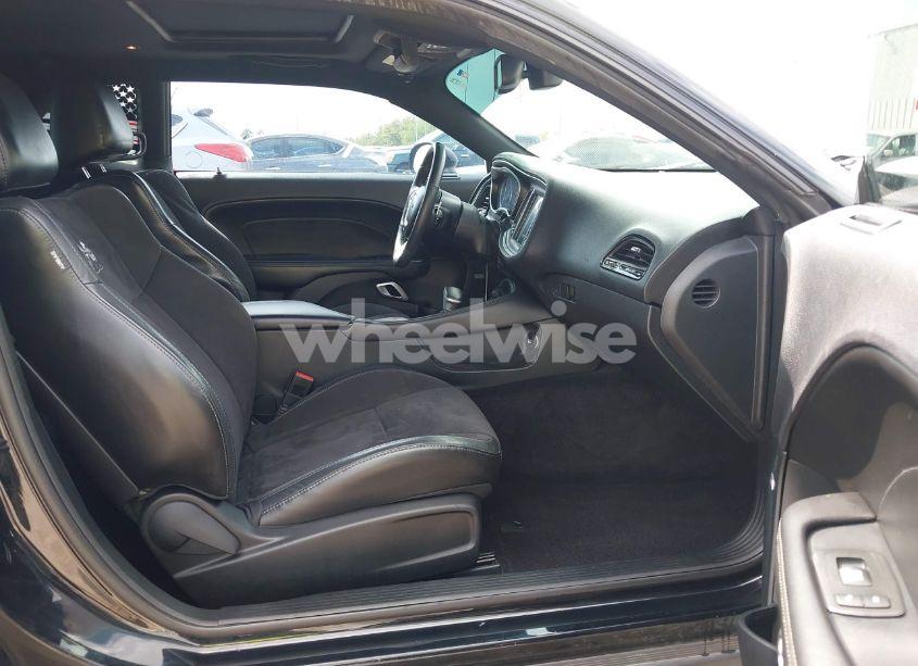 Photo 5 of 2016 Dodge Challenger 392 HEMI SCAT PACK SHAKER (VIN 2C3CDZFJ3GH334930)