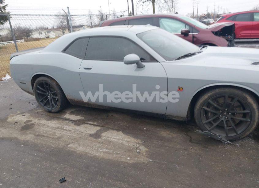 Photo 13 of 2021 Dodge Challenger R/T SCAT PACK (VIN 2C3CDZFJ4MH502599)