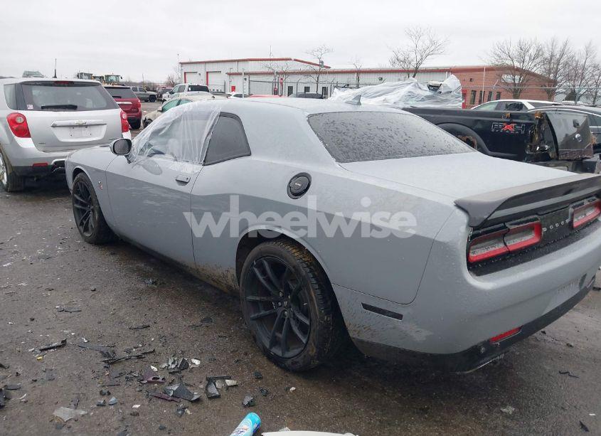Photo 3 of 2021 Dodge Challenger R/T SCAT PACK (VIN 2C3CDZFJ4MH502599)