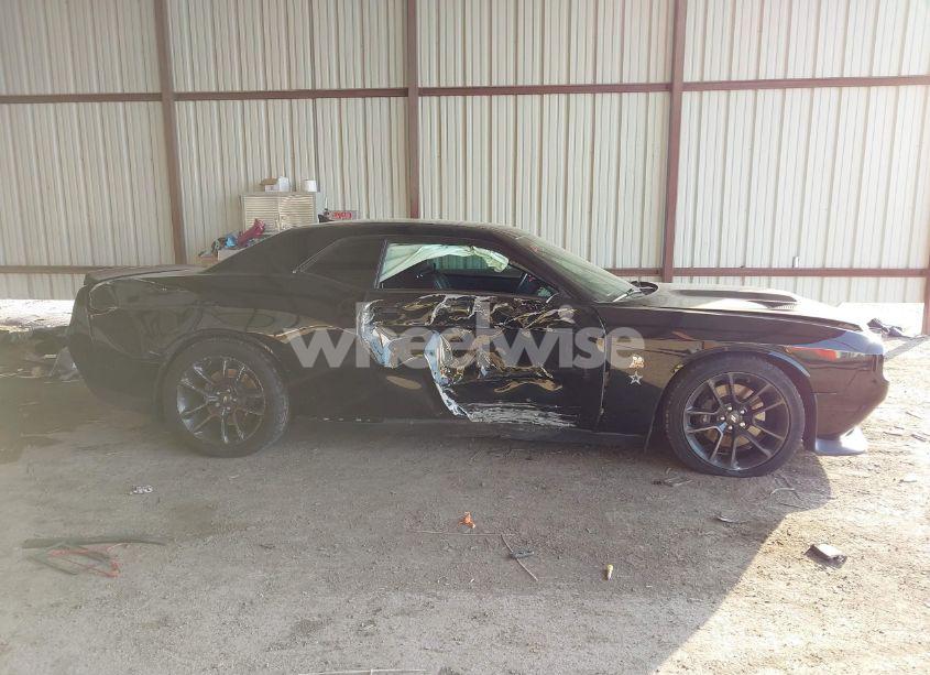 Photo 13 of 2021 Dodge Challenger R/T SCAT PACK (VIN 2C3CDZFJ4MH680724)