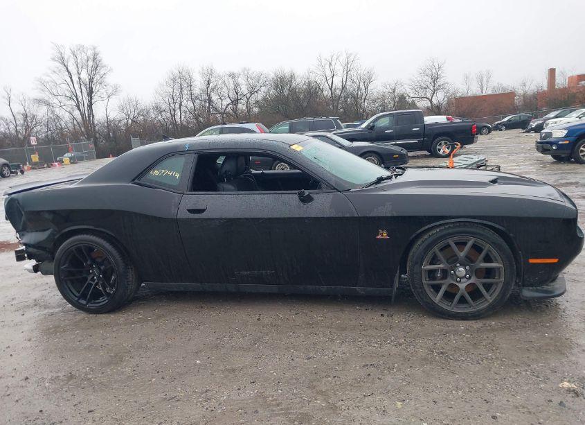 Photo 12 of 2016 Dodge Challenger R/T SCAT PACK (VIN 2C3CDZFJ5GH184707)