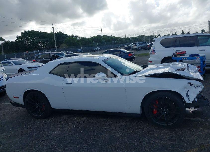 Photo 14 of 2021 Dodge Challenger R/T SCAT PACK (VIN 2C3CDZFJ5MH521646)
