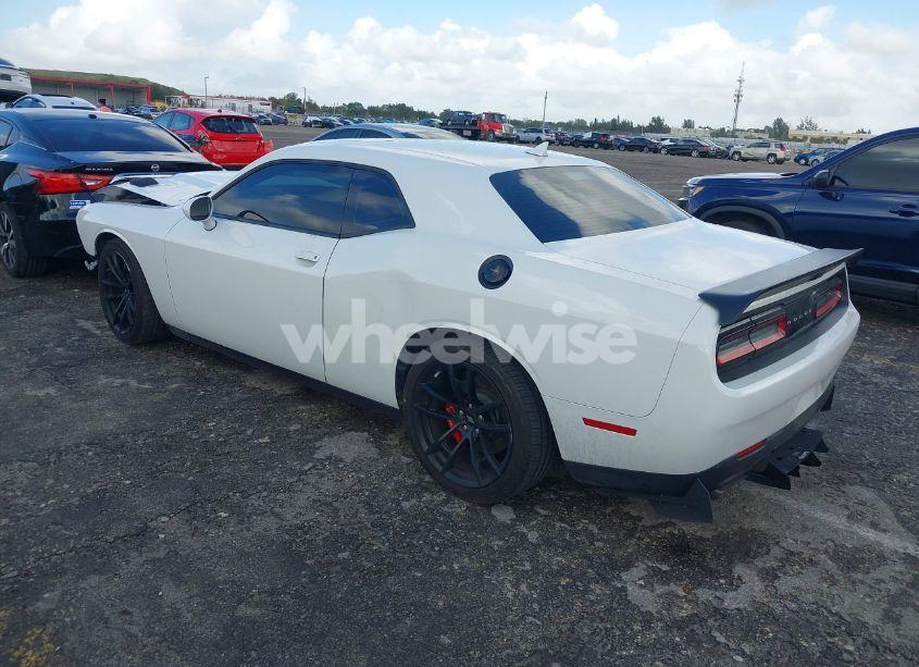 Photo 3 of 2021 Dodge Challenger R/T SCAT PACK (VIN 2C3CDZFJ5MH521646)
