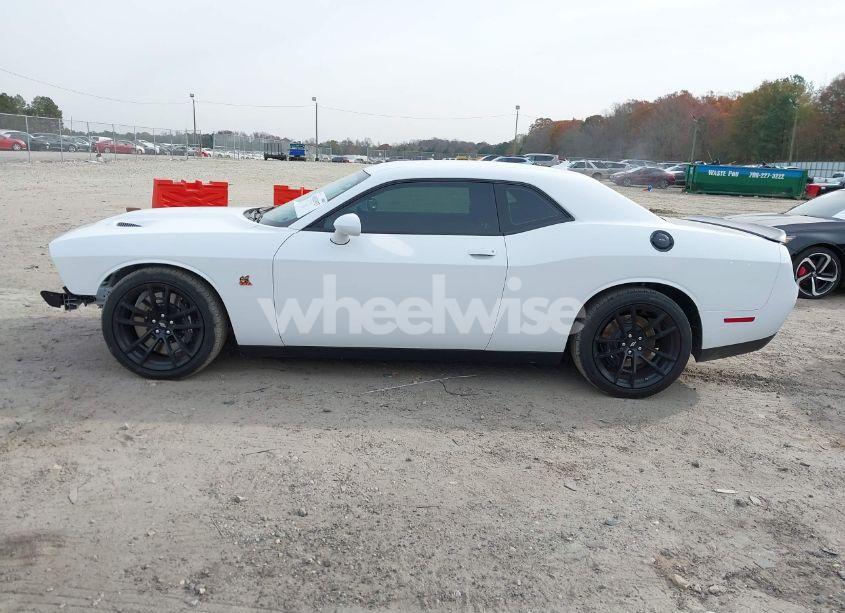 Photo 15 of 2022 Dodge Challenger R/T SCAT PACK (VIN 2C3CDZFJ5NH156404)