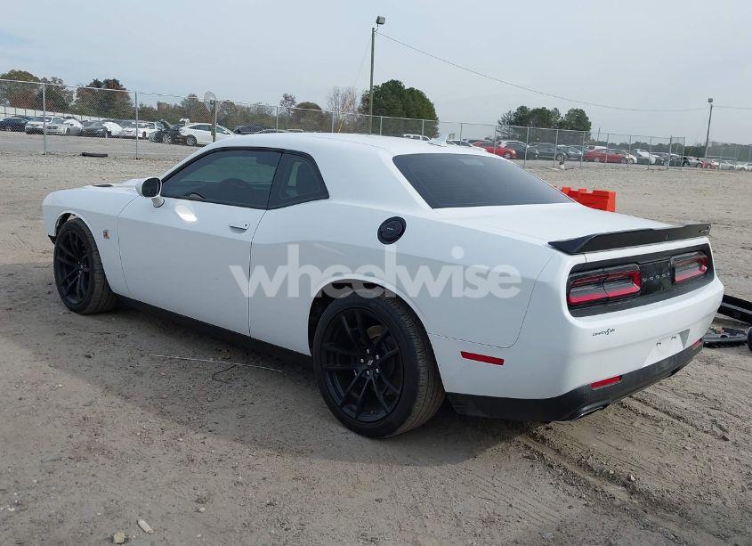 Photo 3 of 2022 Dodge Challenger R/T SCAT PACK (VIN 2C3CDZFJ5NH156404)