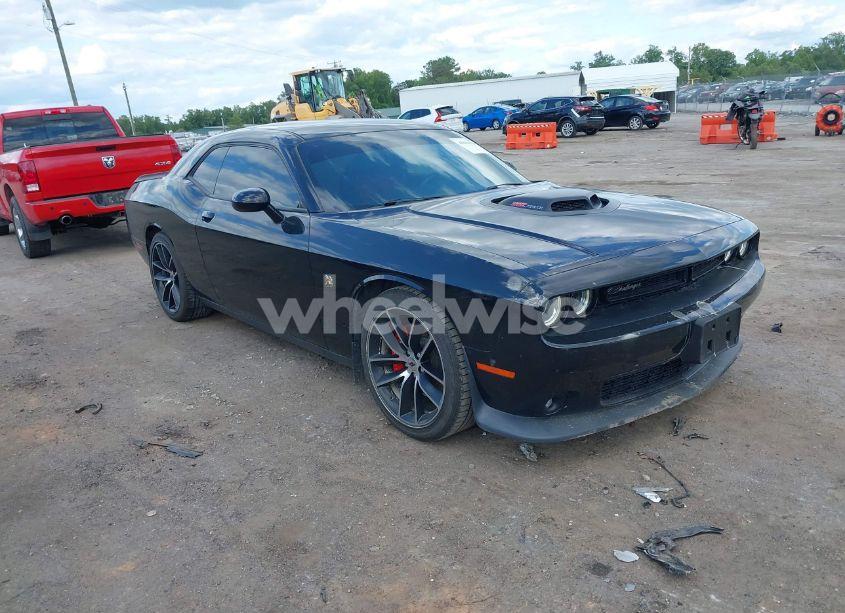 2018 Dodge Challenger 392 HEMI SCAT PACK SHAKER (VIN 2C3CDZFJ6JH149763) main photo