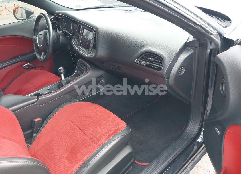 Photo 5 of 2018 Dodge Challenger 392 HEMI SCAT PACK SHAKER (VIN 2C3CDZFJ6JH149763)