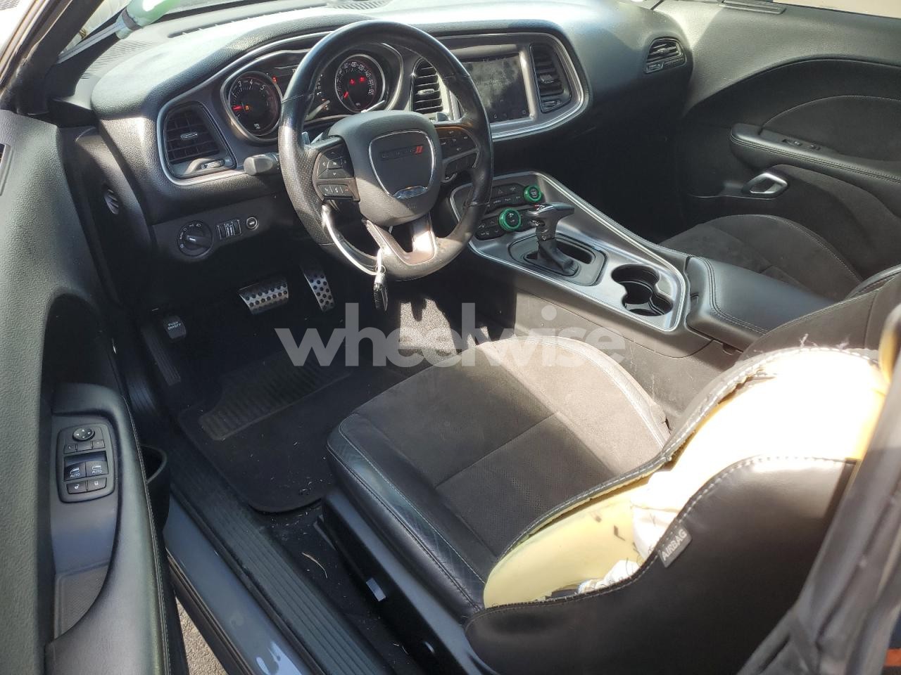 Photo 8 of 2019 DODGE CHALLENGER R/T SCAT PACK (VIN 2C3CDZFJ6KH642554)