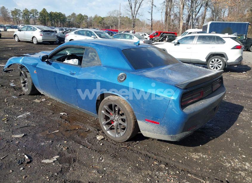 Photo 3 of 2021 Dodge Challenger R/T SCAT PACK (VIN 2C3CDZFJ7MH631811)