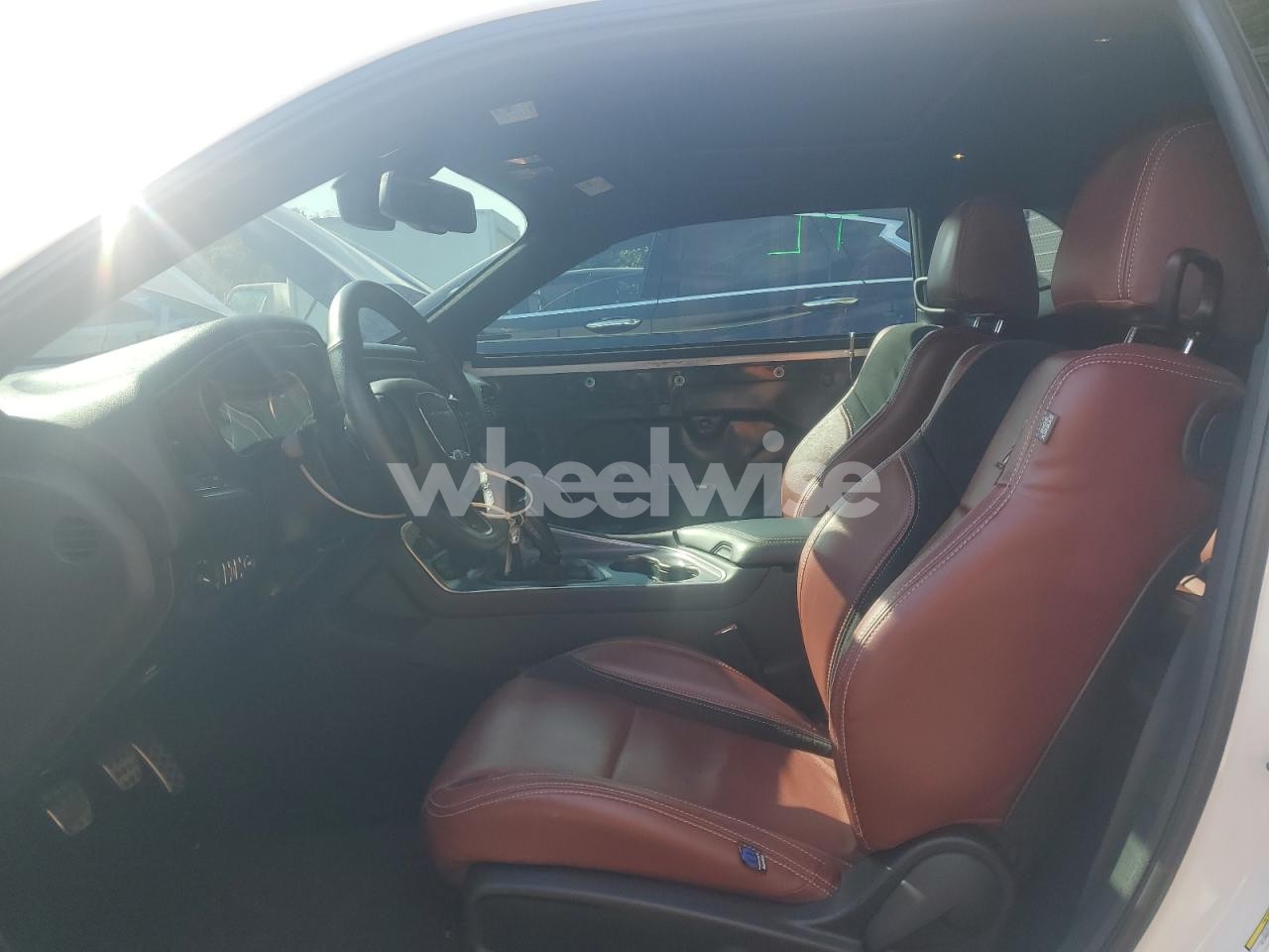 Photo 7 of 2018 DODGE CHALLENGER R/T 392 (VIN 2C3CDZFJ8JH333165)