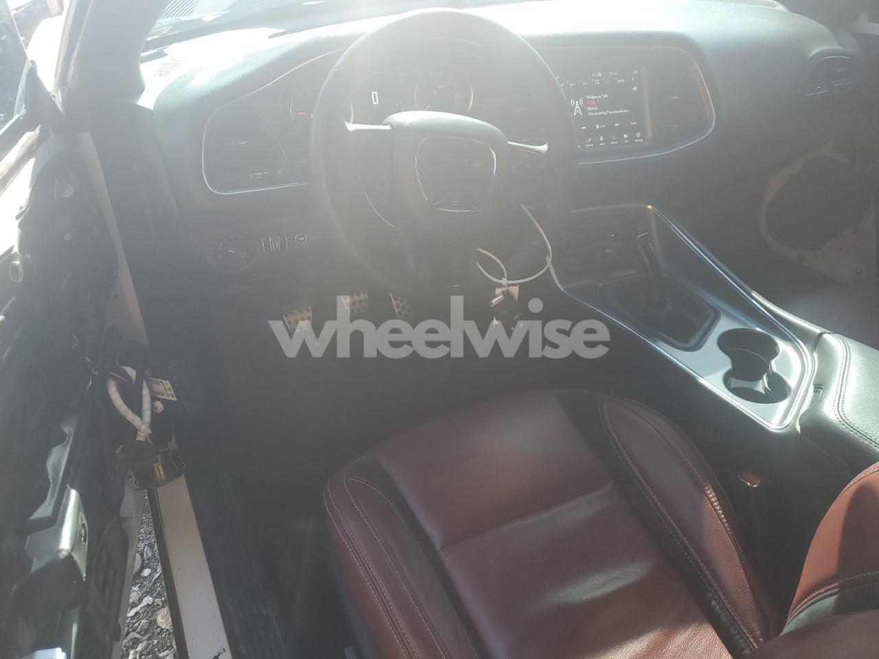 Photo 8 of 2018 DODGE CHALLENGER R/T 392 (VIN 2C3CDZFJ8JH333165)