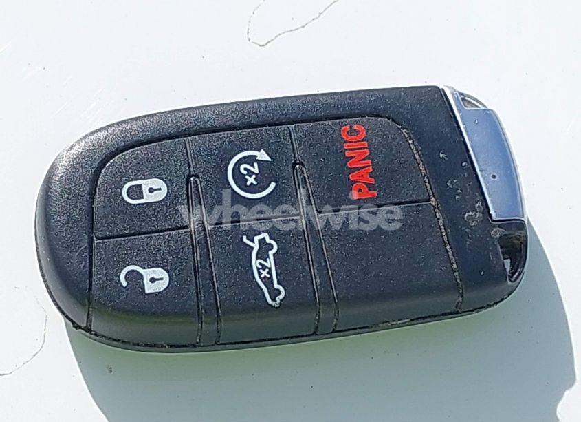 Photo 11 of 2018 Dodge Challenger R/T SCAT PACK (VIN 2C3CDZFJ9JH111265)