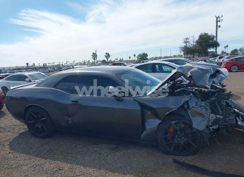 Photo 14 of 2018 Dodge Challenger R/T SCAT PACK (VIN 2C3CDZFJ9JH111265)