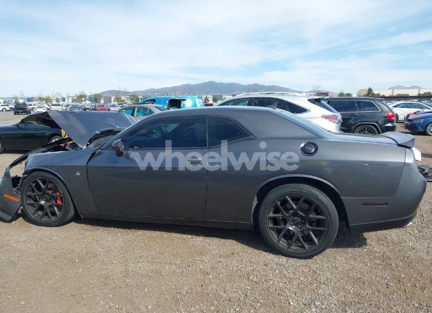Photo 15 of 2018 Dodge Challenger R/T SCAT PACK (VIN 2C3CDZFJ9JH111265)