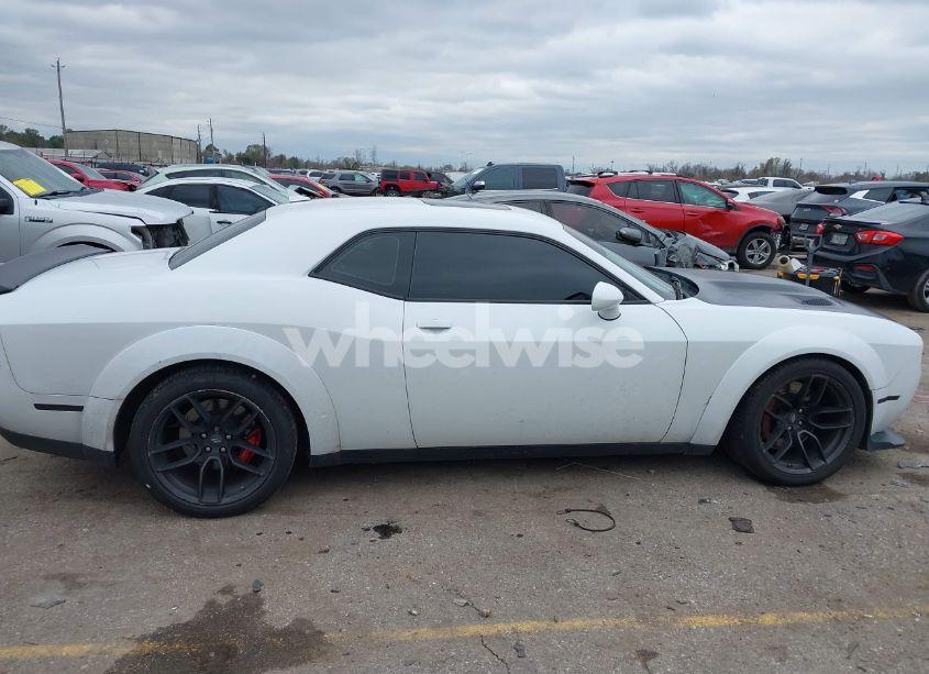 Photo 13 of 2019 Dodge Challenger R/T SCAT PACK (VIN 2C3CDZFJXKH618550)