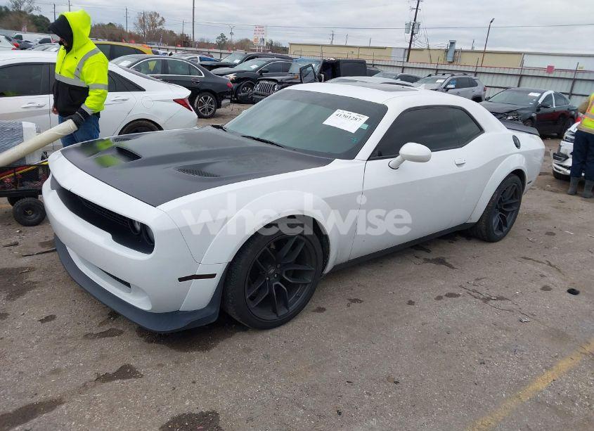Photo 2 of 2019 Dodge Challenger R/T SCAT PACK (VIN 2C3CDZFJXKH618550)