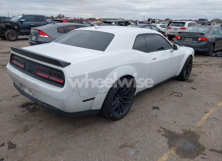 Photo 4 of 2019 Dodge Challenger R/T SCAT PACK (VIN 2C3CDZFJXKH618550)