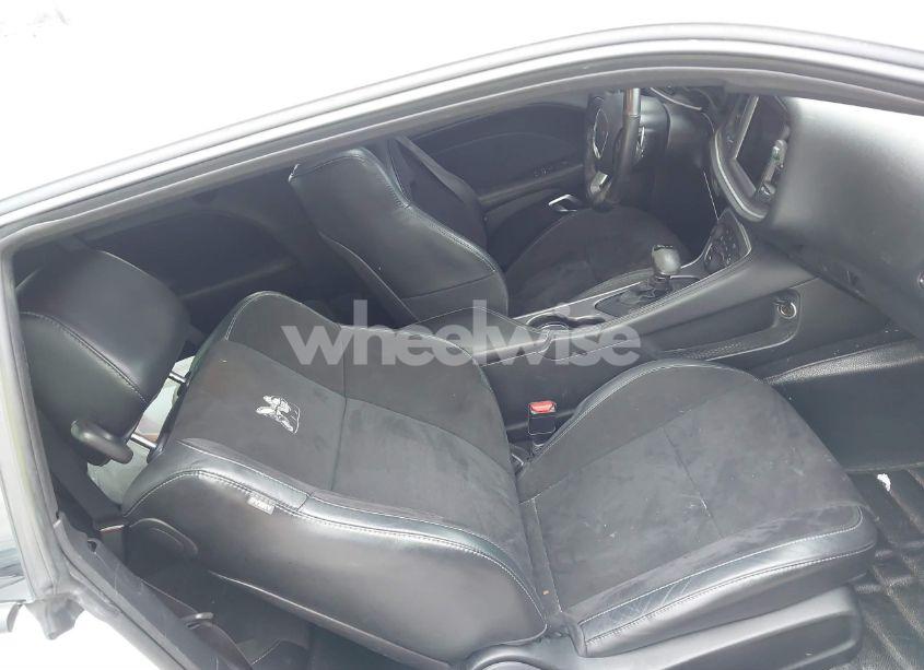 Photo 5 of 2019 Dodge Challenger R/T SCAT PACK (VIN 2C3CDZFJXKH618550)