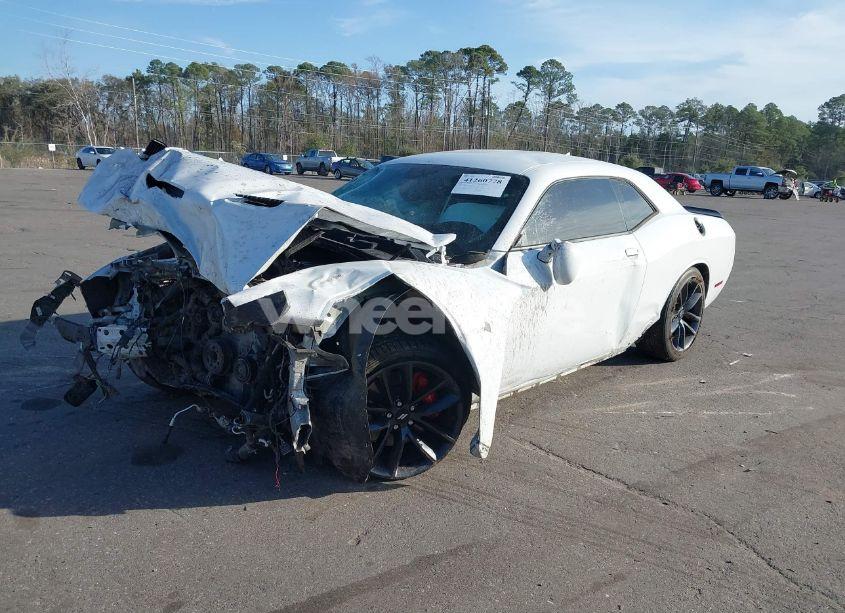 Photo 2 of 2019 Dodge Challenger R/T SCAT PACK (VIN 2C3CDZFJXKH642508)