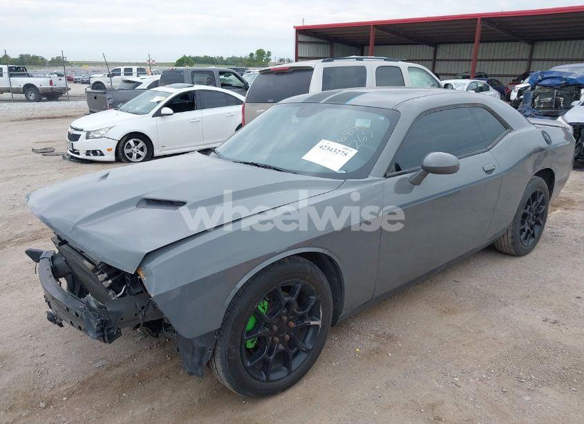 Photo 2 of 2017 Dodge Challenger GT (VIN 2C3CDZGG0HH641296)