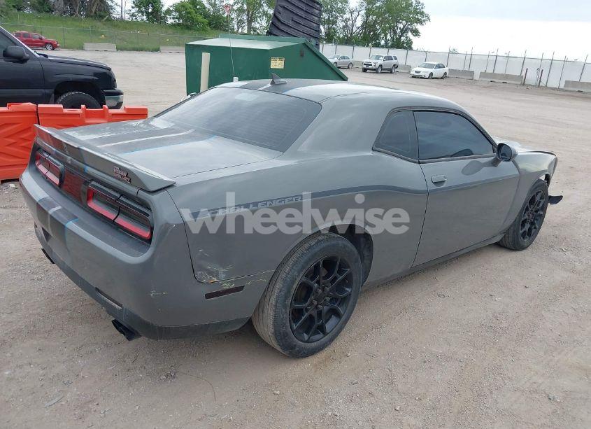 Photo 4 of 2017 Dodge Challenger GT (VIN 2C3CDZGG0HH641296)