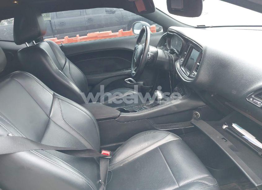 Photo 5 of 2017 Dodge Challenger GT (VIN 2C3CDZGG0HH641296)