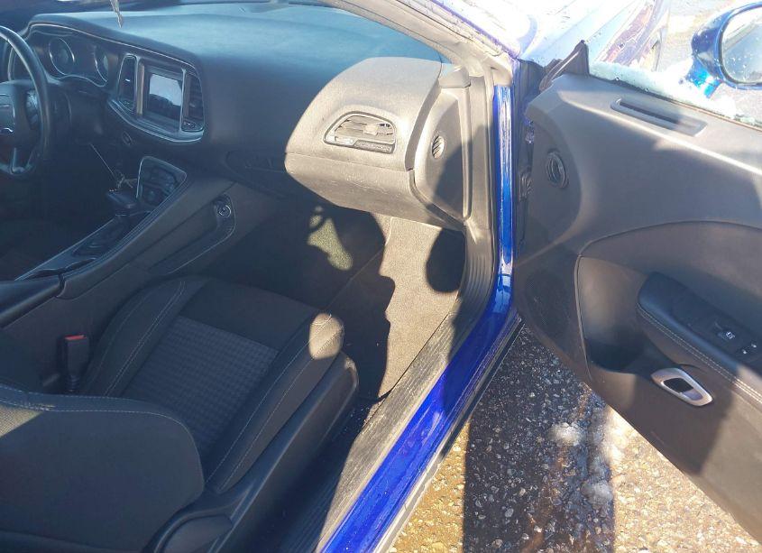 Photo 5 of 2022 Dodge Challenger SXT AWD (VIN 2C3CDZGG1NH230954)