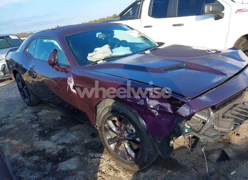 2022 Dodge Challenger SXT AWD (VIN 2C3CDZGG8NH144752) main photo