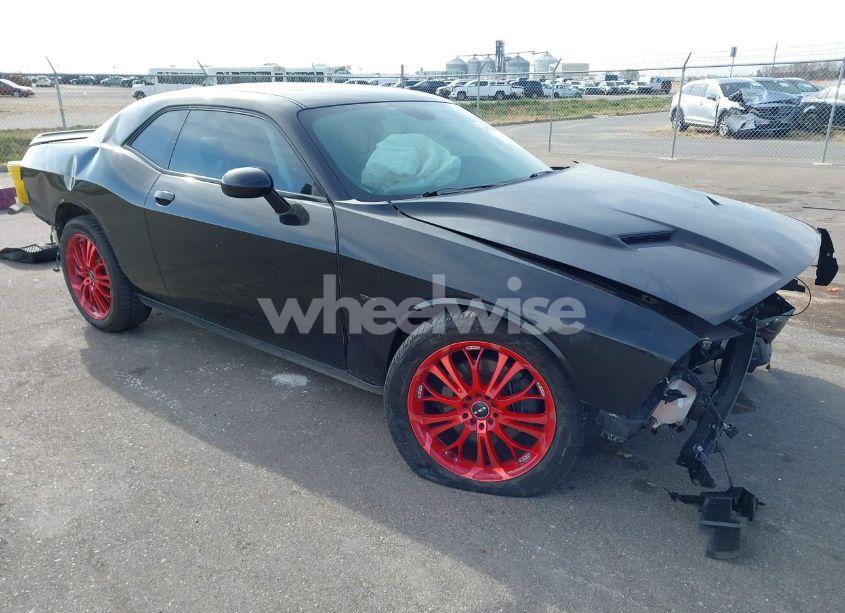 2018 Dodge Challenger GT AWD (VIN 2C3CDZGGXJH215623) main photo