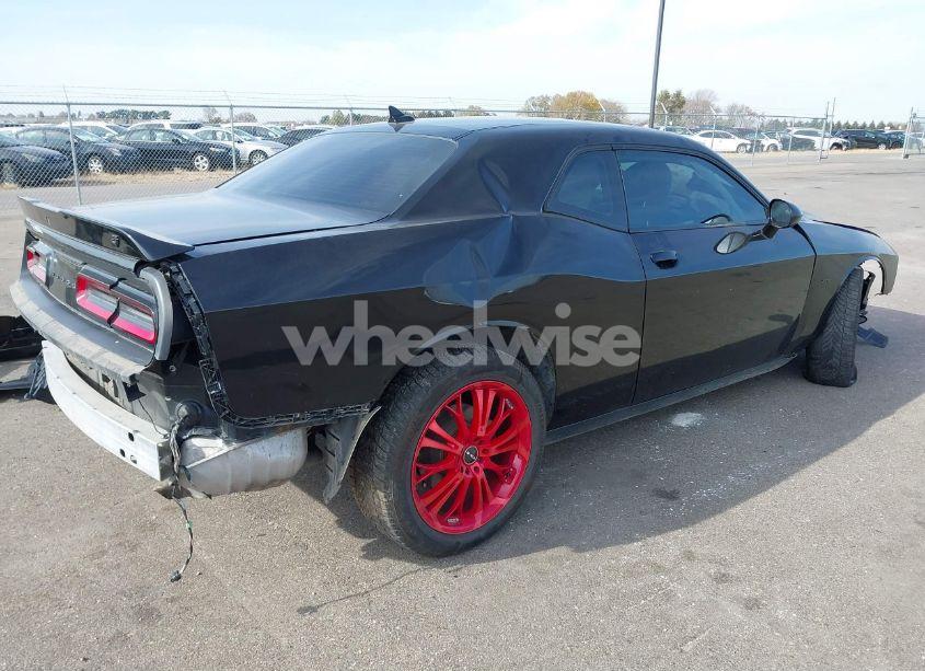 Photo 4 of 2018 Dodge Challenger GT AWD (VIN 2C3CDZGGXJH215623)
