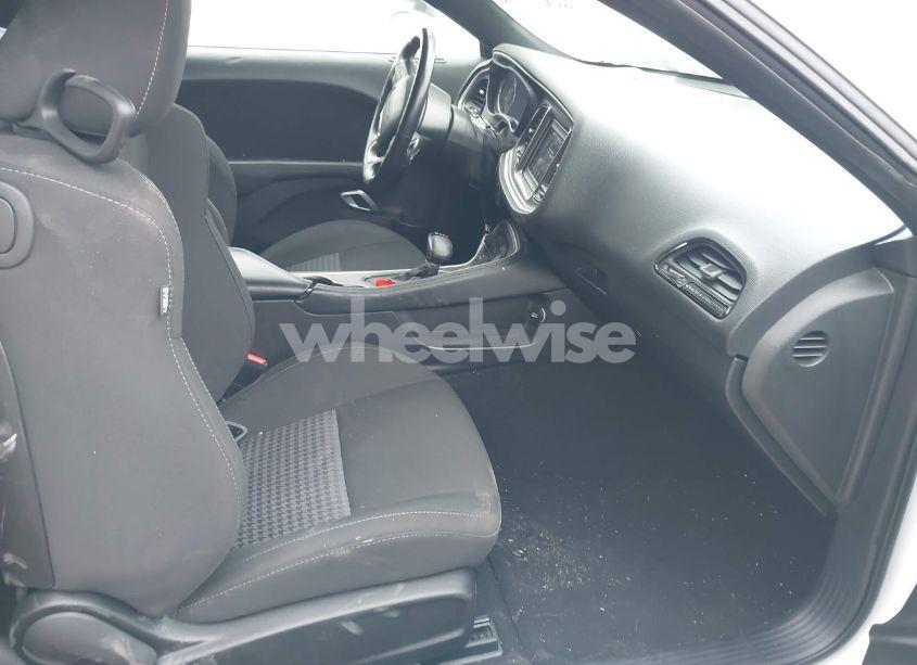 Photo 5 of 2022 Dodge Challenger GT (VIN 2C3CDZJG8NH233147)