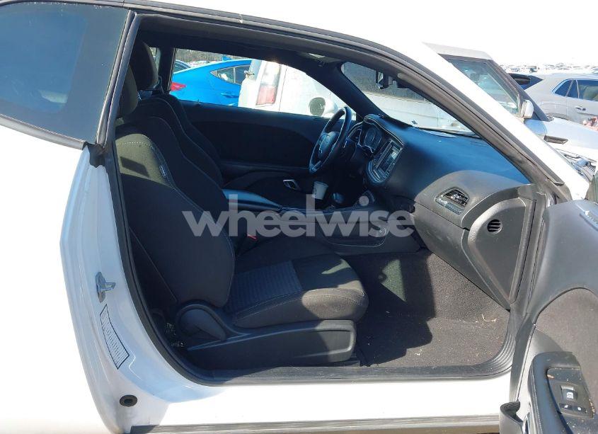 Photo 5 of 2022 Dodge Challenger GT (VIN 2C3CDZJGXNH260205)