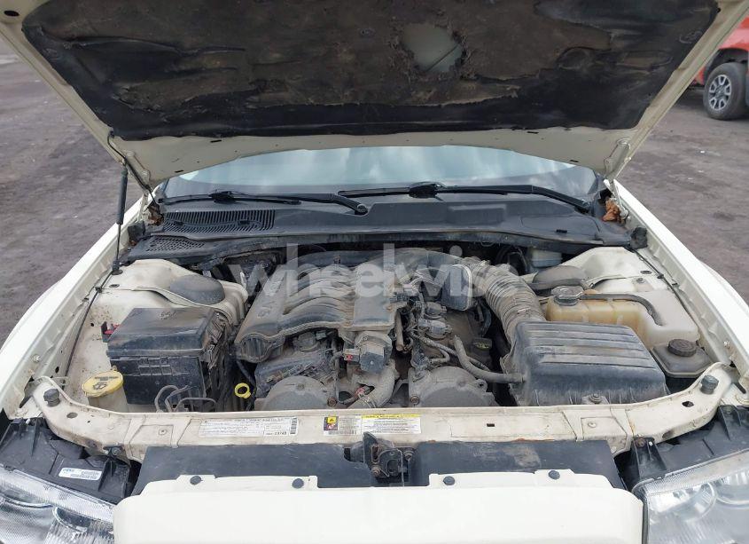 Photo 10 of 2010 Chrysler 300 TOURING/SIGNATURE SERIES (VIN 2C3CK5CV7AH188979)