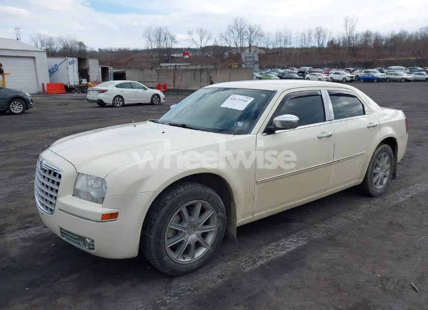 Photo 2 of 2010 Chrysler 300 TOURING/SIGNATURE SERIES (VIN 2C3CK5CV7AH188979)