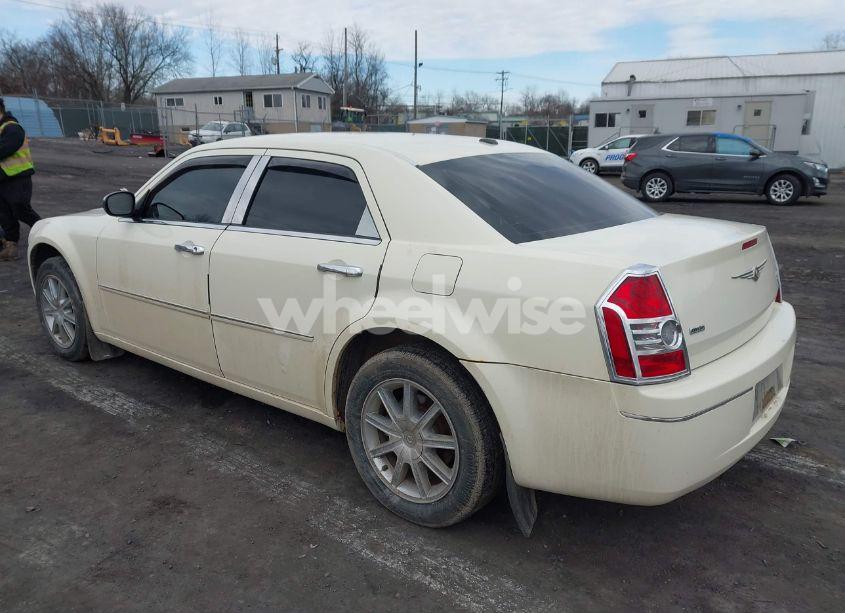 Photo 3 of 2010 Chrysler 300 TOURING/SIGNATURE SERIES (VIN 2C3CK5CV7AH188979)