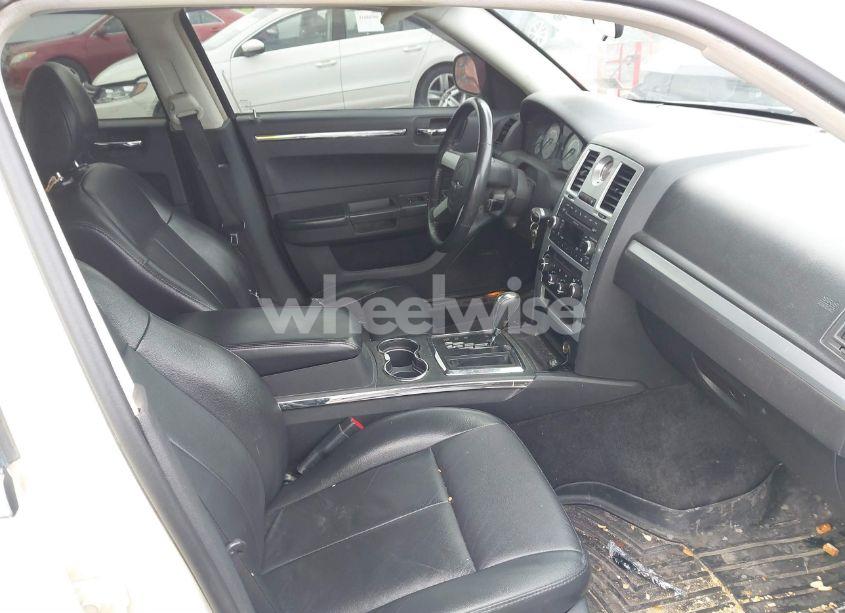 Photo 5 of 2010 Chrysler 300 TOURING/SIGNATURE SERIES (VIN 2C3CK5CV7AH188979)