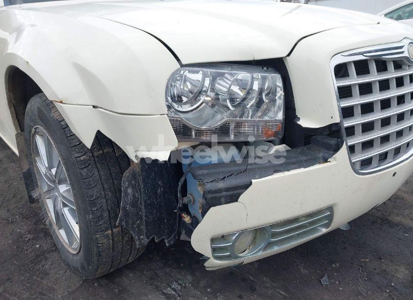 Photo 6 of 2010 Chrysler 300 TOURING/SIGNATURE SERIES (VIN 2C3CK5CV7AH188979)