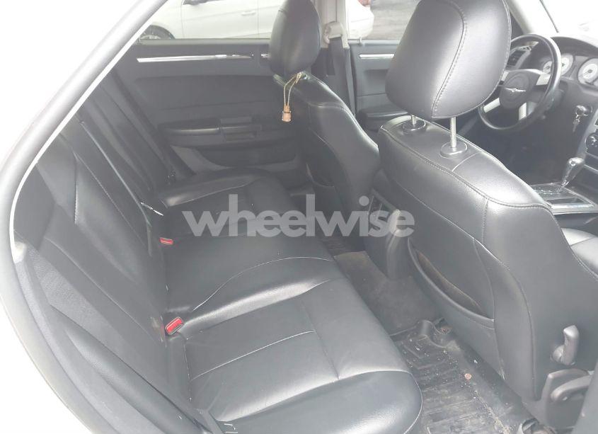 Photo 8 of 2010 Chrysler 300 TOURING/SIGNATURE SERIES (VIN 2C3CK5CV7AH188979)