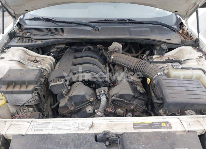 Photo 10 of 2005 Chrysler 300 (VIN 2C3JA43R75H627448)