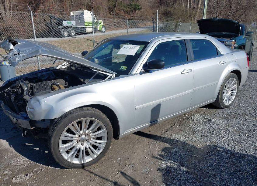 Photo 2 of 2005 Chrysler 300 (VIN 2C3JA43R85H594654)