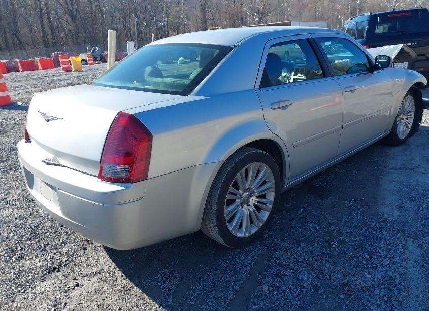 Photo 4 of 2005 Chrysler 300 (VIN 2C3JA43R85H594654)